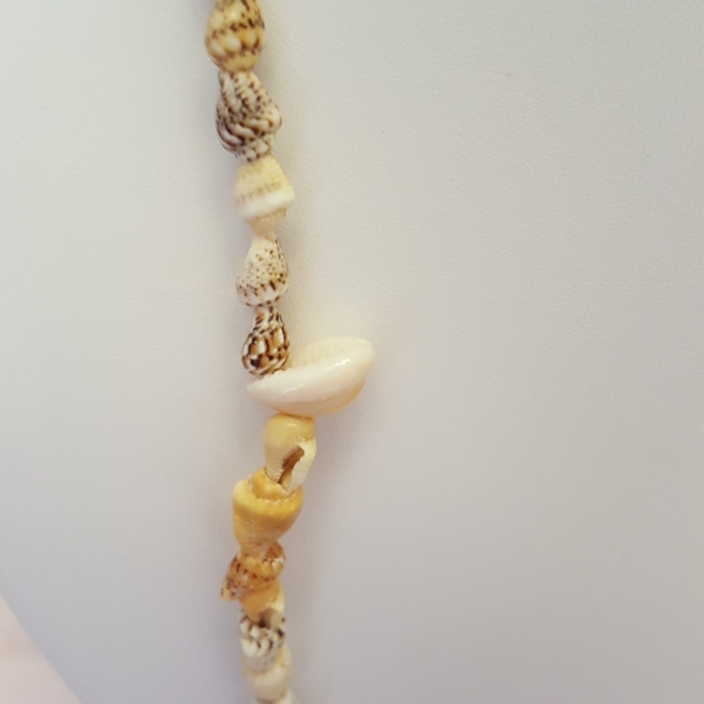 Shell necklace - Picture 2 of 2